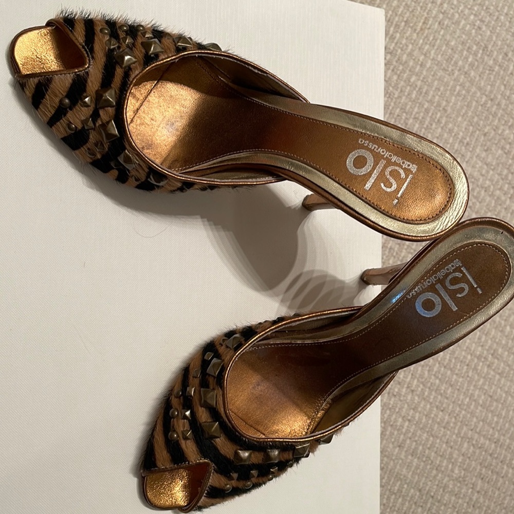 ISLO animal slide with gold grommet